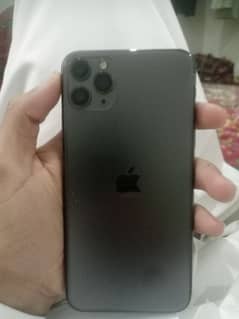 iphone 11 pro max camera or battery full ok    . . contact 03021703755