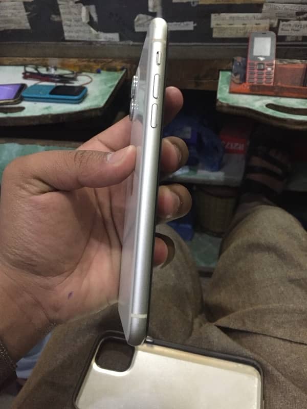 IPHONE 11 PTA APPROVED 128 GB FuLl And Final Rate 90K Offer 4