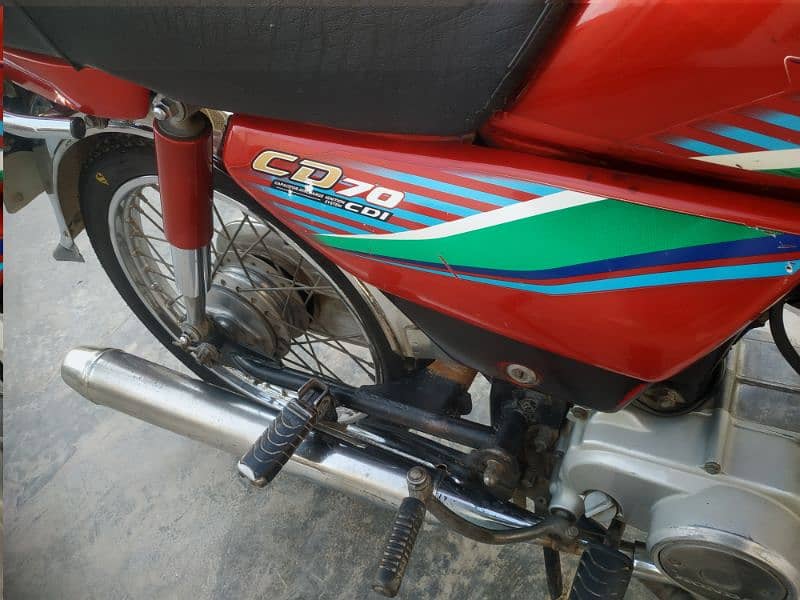 Honda cd 70 2016 bataa 17 model 16 k 10 month ki bike h saaf halat mai 3