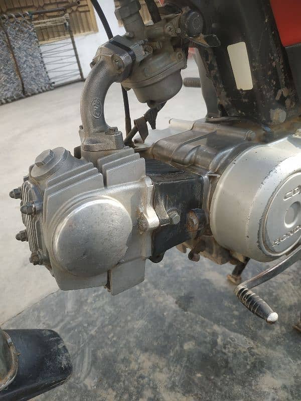 Honda cd 70 2016 bataa 17 model 16 k 10 month ki bike h saaf halat mai 6