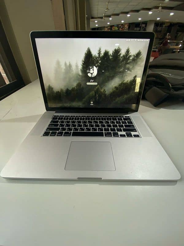 MACBOOK PRO i7 1
