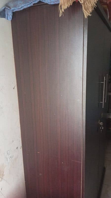 wardrobe 0