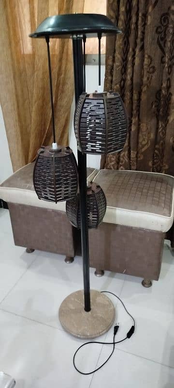 Standing lamp for drawing room like new working 2