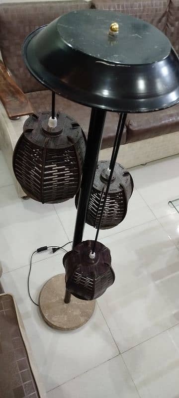 Standing lamp for drawing room like new working 5