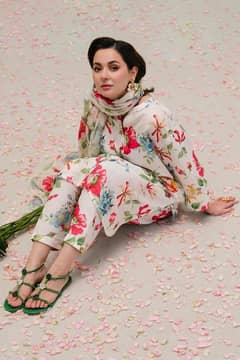 *Product Name*: 3 Pcs Women's Unstitched Lawn Digital Print Suit