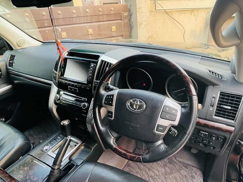 Toyota Land Cruiser 2012 10
