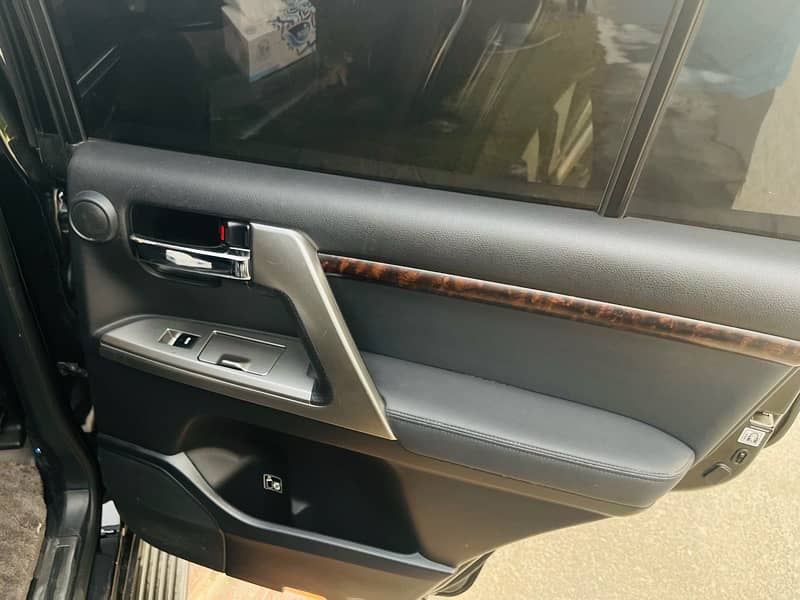 Toyota Land Cruiser 2012 14
