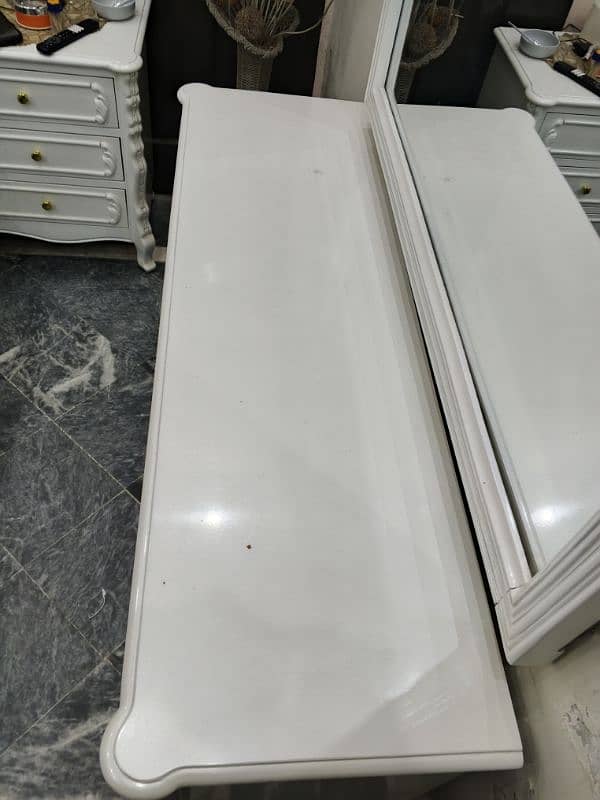 dressing table new condition 4