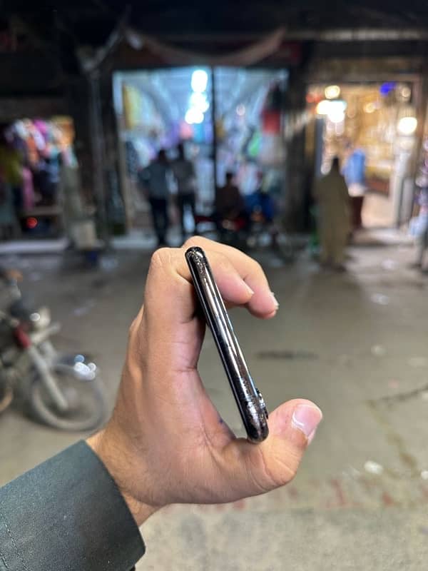 iphone xs max pta approved 4
