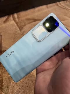 Vivo V30