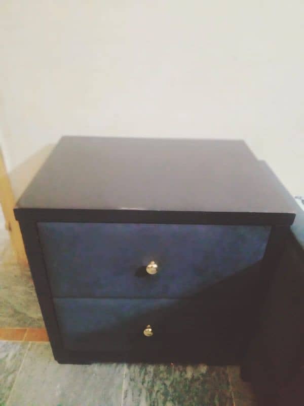 Single bed with side table 1