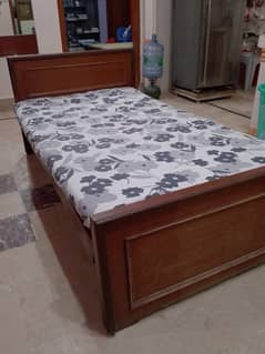 single bed with matress