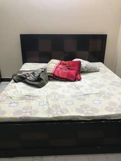 king size bed and 3 door wardrobe