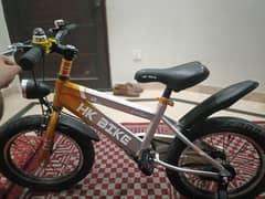 Hk Kids cycle 16size new condition