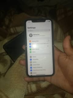 IPhone 11. . . . . . . . . . 64gb. . . . . . . read ad