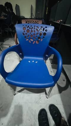 good plastic 15 chairs