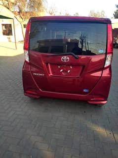 Toyota Roomy XS