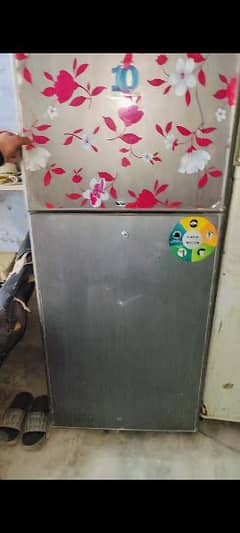 waswes fridge ok condition emergency sell Karni hai