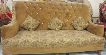 5 seater sofa with 1 centr table for sale