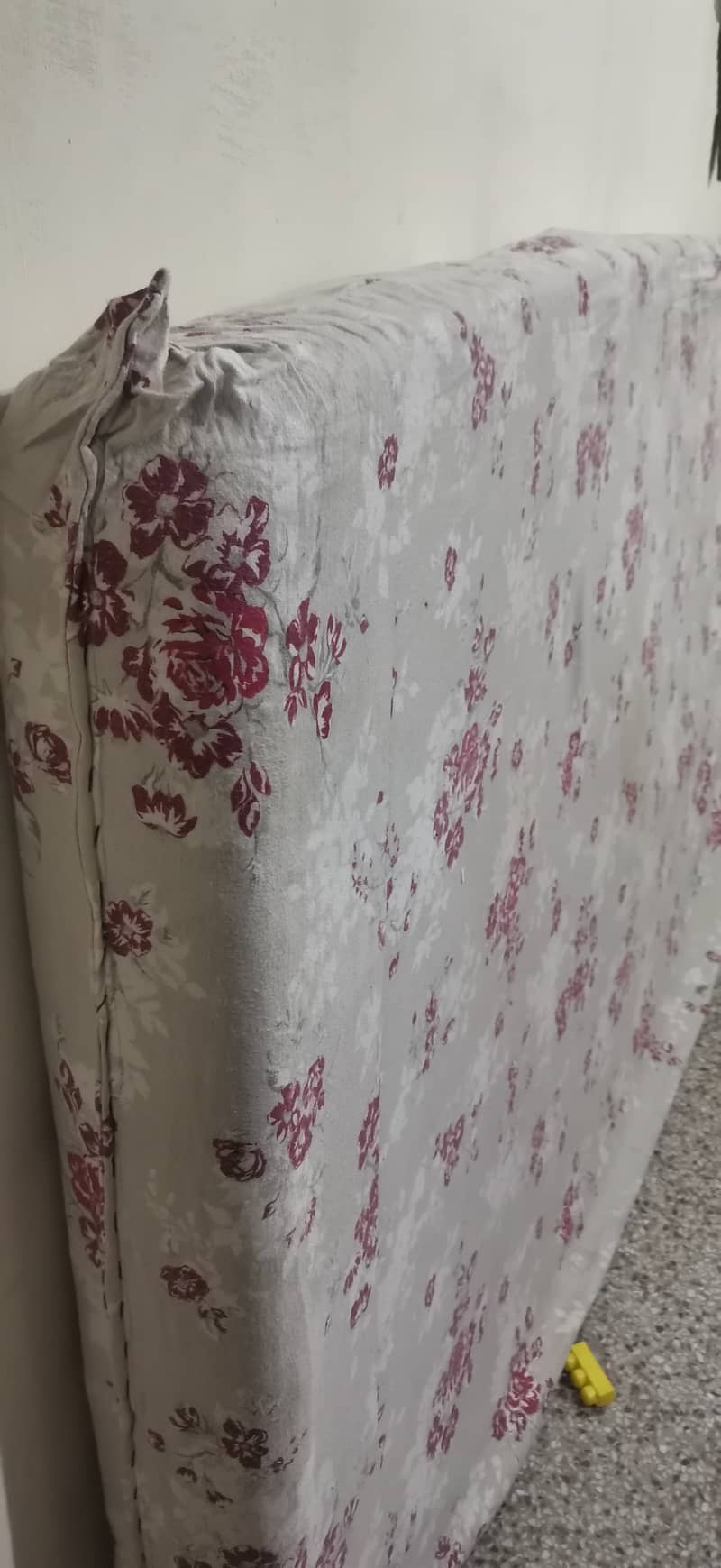 Alkhair 5-Star Foam Single Mattress - Size 72*42 - 5 inch in good Cond 0