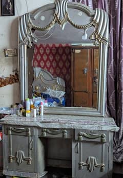 Dressing table