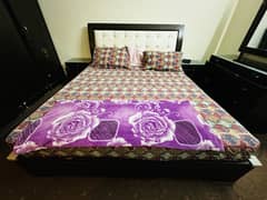 Elegant Used Bed Set with Dresser – Excellent Condition!