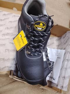 Safety Shoes for Plant & Winter New Box Pack 42/8 & 43/9 Nos Available