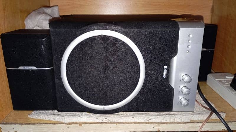Edifier woofer 0