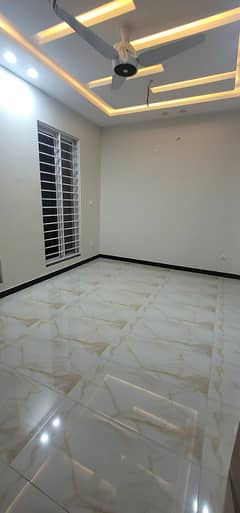 House For Rent In G-13 (10 Marla) brand new