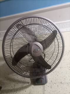 Belvin Bracket Fan