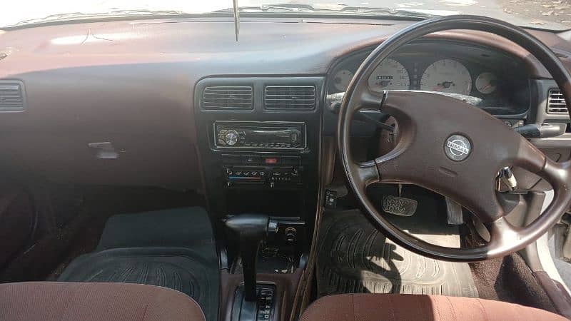 Nissan Sunny 1992 9