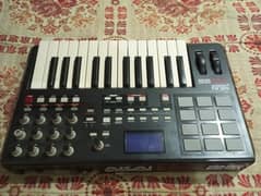 Midi Controller AKAI Professional MPK25 With 25 Keys And Cable