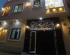 Tripple Storey 900 Square Feet House Available In Shalimar Housing Scheme For sale