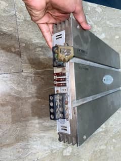 A/D/S 1800WATTS amplifier