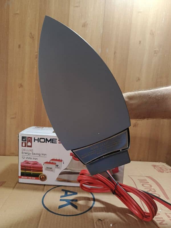 HANOVER GERMANY - 12 VOLTS- DRY IRON - UPS SOLAR SUPPORTED 12