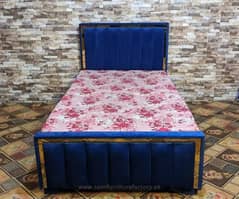 single poshish bed