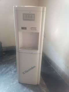 dispenser electrlux