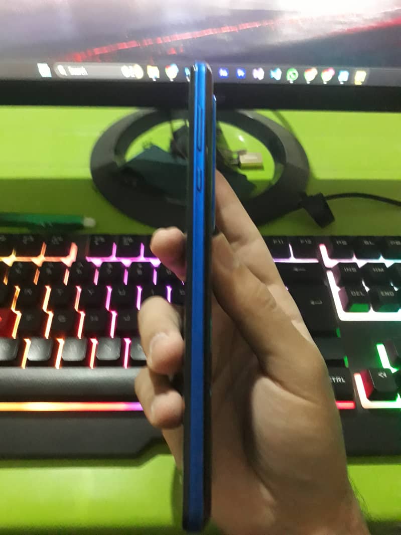 Sharp Aqous R5 5G 256GB ROM / 12GB RAM 2