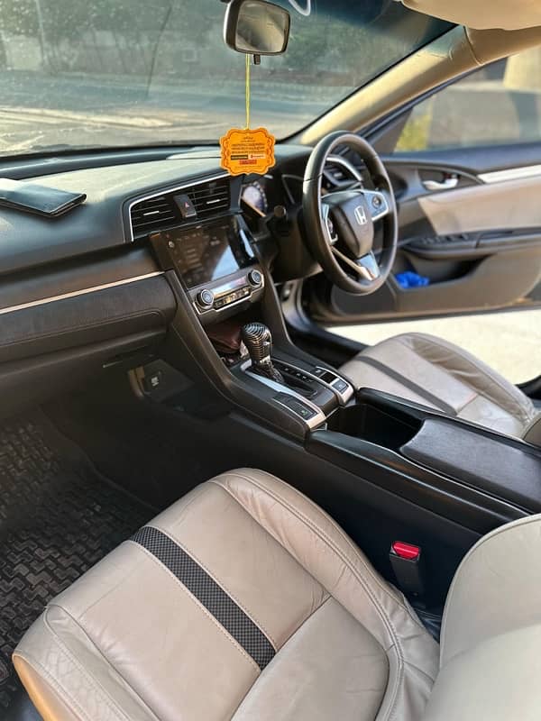 Honda Civic Oriel 2019 11