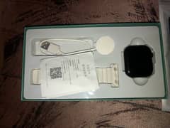 W9 ULTRA SMART WATCH WITH EXTRA BAND 10/10 CONDITION