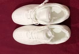 Pure White Lightweight Unisex Sneaker