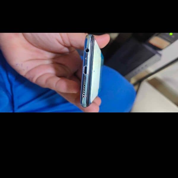vivo s1 4/128 3