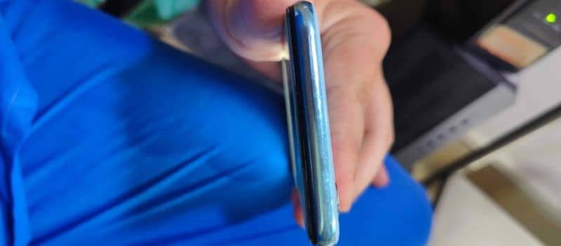 vivo s1 4/128 5