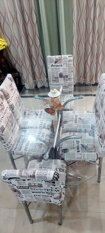 Dining Table in almost new Condition - Bani Gala 0
