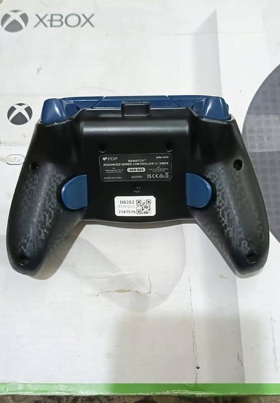 XBOX Series S/X Special Edition Wired controller with 2 Back Buttons 1