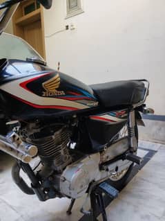 Honda 125 2015 model for sale contact 0348-5954895