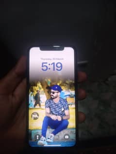 iPhone 11pro. no pta 646b