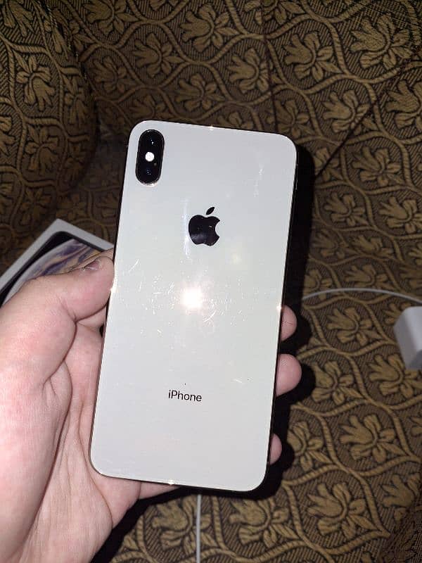 IPhone XS MAX 256 GB Gold LLA Non-PTA For Sale With Box And Charger 0