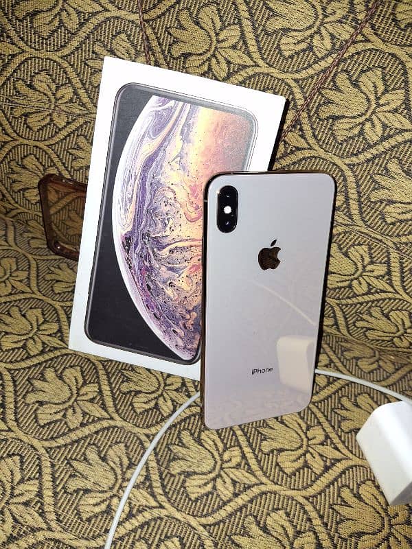 IPhone XS MAX 256 GB Gold LLA Non-PTA For Sale With Box And Charger 1