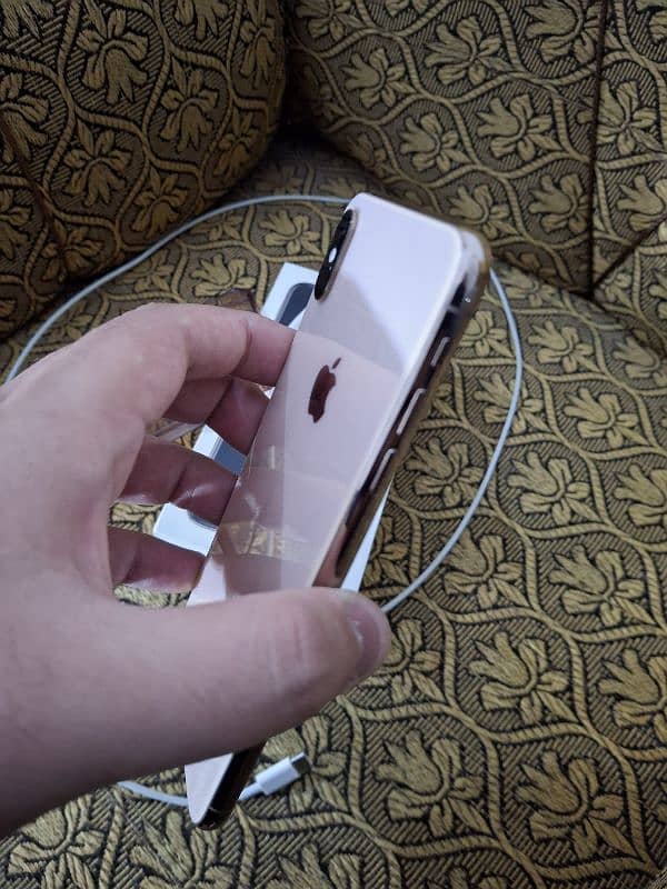IPhone XS MAX 256 GB Gold LLA Non-PTA For Sale With Box And Charger 8